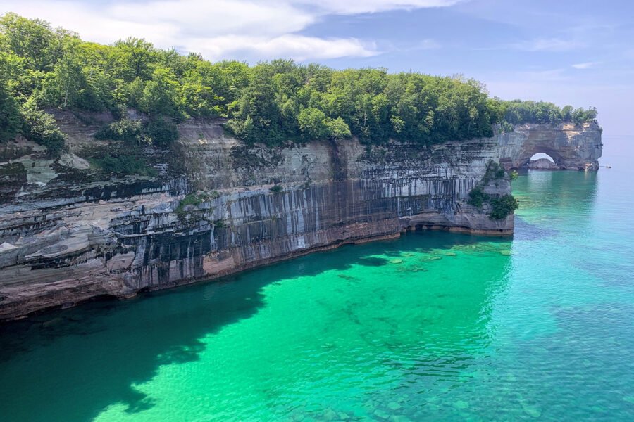 pictured rocks shoreline grand portal